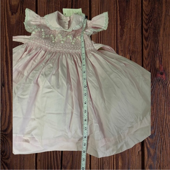 Pink Smocked Dress with Lace Details size 0(2t?) vintage Peter Pan style dress - Picture 7 of 7